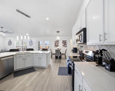 437 Grand Reserve Drive - Photo Thumbnail 14