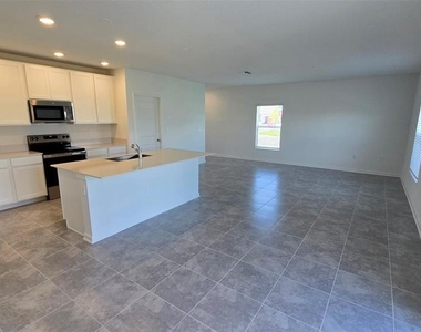 1449 Cumberland Avenue - Photo Thumbnail 4