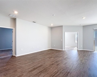 840 Sydney Street - Photo Thumbnail 7