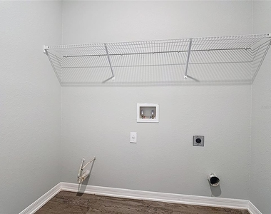 840 Sydney Street - Photo Thumbnail 37