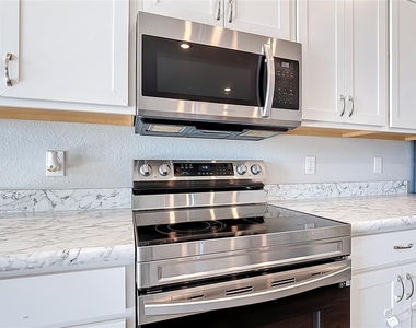 840 Sydney Street - Photo Thumbnail 9