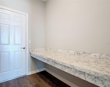 840 Sydney Street - Photo Thumbnail 35