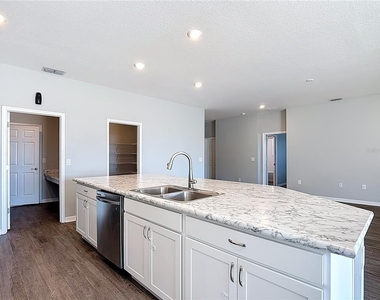 840 Sydney Street - Photo Thumbnail 11