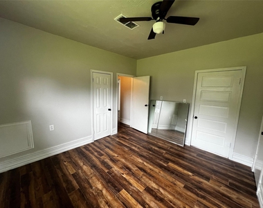 741 13th Street - Photo Thumbnail 8