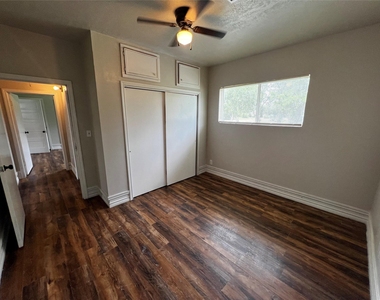 741 13th Street - Photo Thumbnail 5