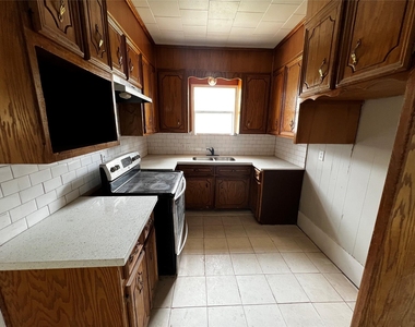 741 13th Street - Photo Thumbnail 4