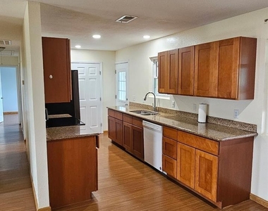 2918 N Fairway Drive - Photo Thumbnail 2