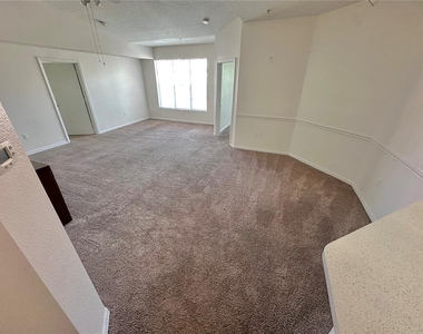 5554 Metrowest Boulevard - Photo Thumbnail 3