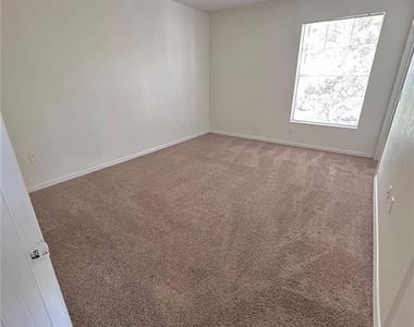 5554 Metrowest Boulevard - Photo Thumbnail 11