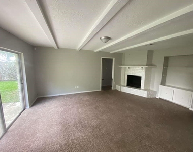 16631 Blackhawk Boulevard - Photo Thumbnail 3