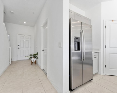 5131 Quakers Place - Photo Thumbnail 3