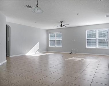 15002 Ozzi Street - Photo Thumbnail 6
