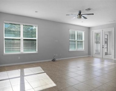 15002 Ozzi Street - Photo Thumbnail 5