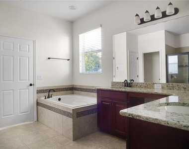 15002 Ozzi Street - Photo Thumbnail 11