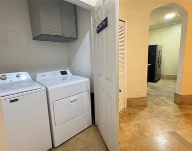 7123 Yacht Basin Avenue - Photo Thumbnail 6