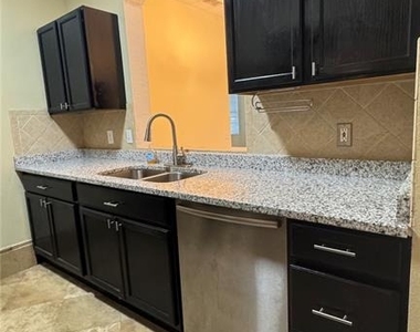 7123 Yacht Basin Avenue - Photo Thumbnail 8
