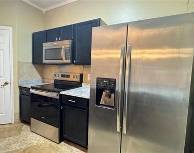 7123 Yacht Basin Avenue - Photo Thumbnail 9