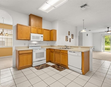 9406 Candice Court - Photo Thumbnail 13