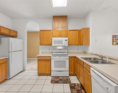 9406 Candice Court - Photo Thumbnail 14