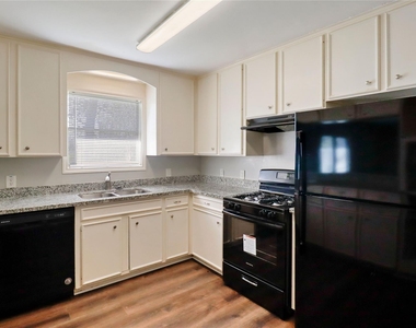 238 Sleepy Hollow Drive - Photo Thumbnail 12