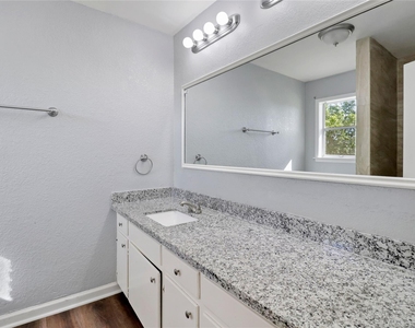 238 Sleepy Hollow Drive - Photo Thumbnail 19