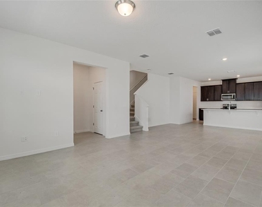 4512 Homestead Trail - Photo Thumbnail 6