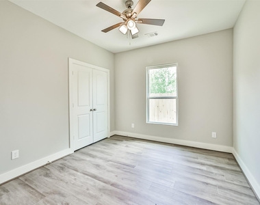 440 Ave B - Photo Thumbnail 21