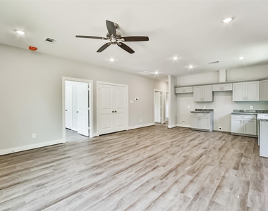 440 Ave B - Photo Thumbnail 2