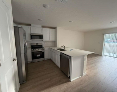 1814 Lindens Street - Photo Thumbnail 3