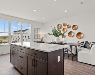 6678 Juneberry Way - Photo Thumbnail 10