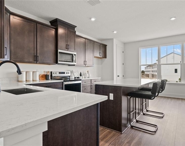 6678 Juneberry Way - Photo Thumbnail 4