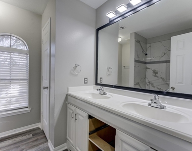12415 Silversmine Drive - Photo Thumbnail 32