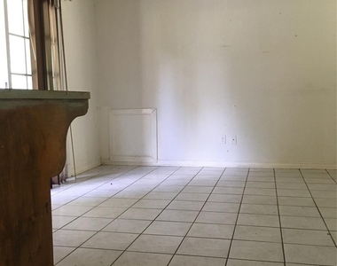 110 Post Oak - Photo Thumbnail 5