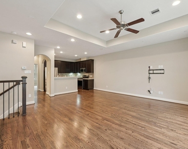 1214 Sampson Street - Photo Thumbnail 9