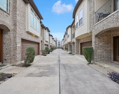 1214 Sampson Street - Photo Thumbnail 1