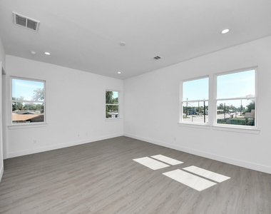 4129 E Toliver Street - Photo Thumbnail 25
