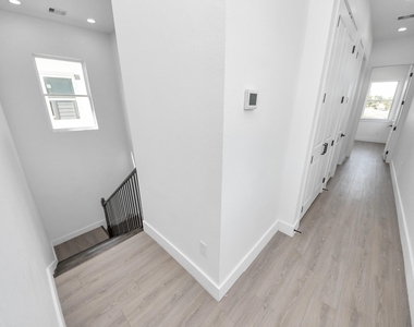4129 E Toliver Street - Photo Thumbnail 34