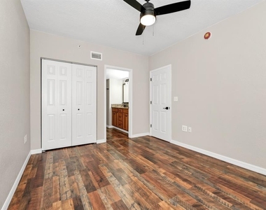 2954 Sadina Street - Photo Thumbnail 32