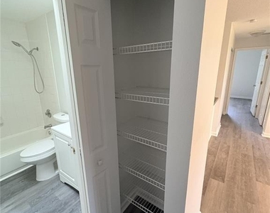 2829 Nordman Avenue - Photo Thumbnail 5