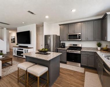 21103 Sherrell Bay Drive - Photo Thumbnail 9