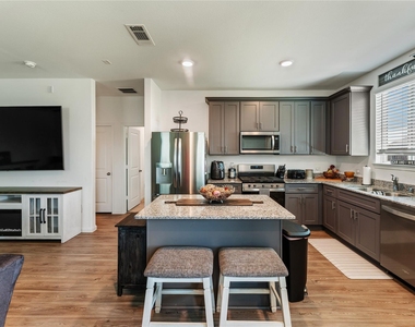21103 Sherrell Bay Drive - Photo Thumbnail 10
