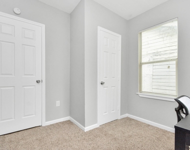 1801 Roosevelt Street - Photo Thumbnail 6