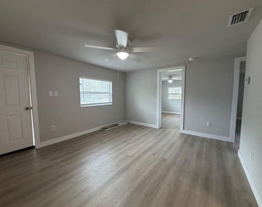 2109 Se 45th Terrace - Photo Thumbnail 1