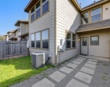 8335 Hawthorn Valley Lane - Photo Thumbnail 25