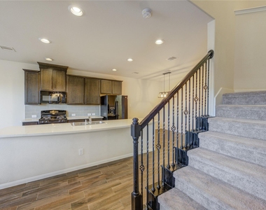 8335 Hawthorn Valley Lane - Photo Thumbnail 6
