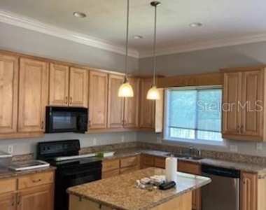 14424 Nw 22nd Place - Photo Thumbnail 2