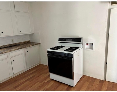 1213 8th Street - Photo Thumbnail 5