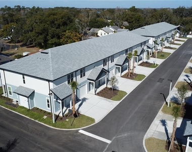 1019 E Caroline Street - Photo Thumbnail 2