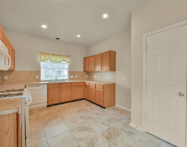 1120 Lasso Court - Photo Thumbnail 7