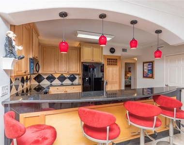 80 Surfview Drive - Photo Thumbnail 11